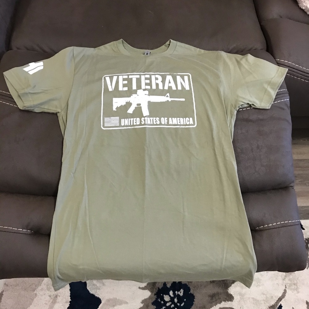 Men’s size M - Hodgetwins Tshirt - New